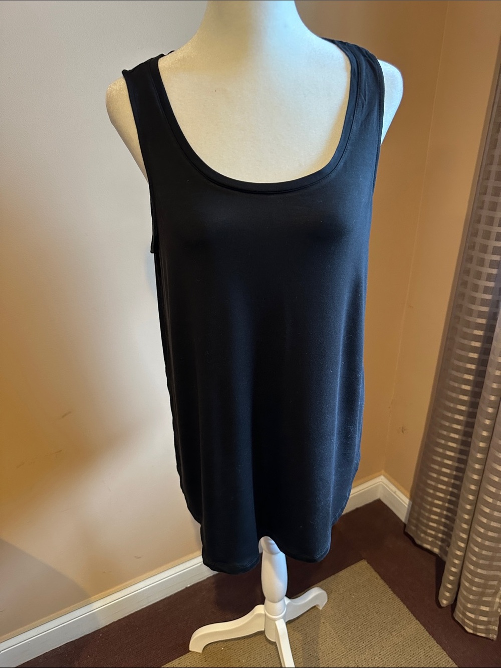 Old Navy Black Scoop Neck Tank Top